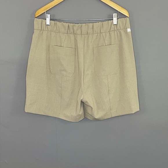 Ministry of Supply Women's Velocity Tailored Short Flax NWT - Picture 3 of 13